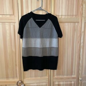 T5. Summer boutique sweater
